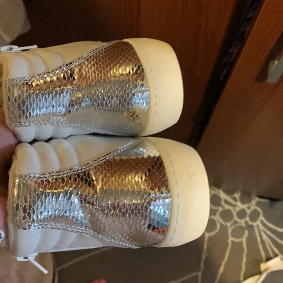 Walmart Time and Tru High Top Sneakers - Picture 3 of 4